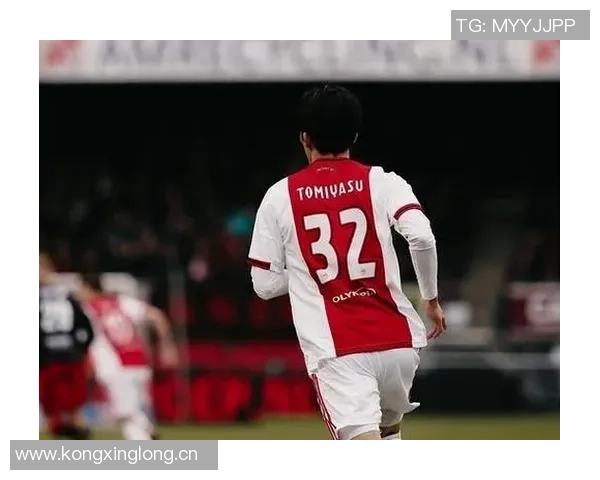 富安健洋伤愈归来荷甲替补出战时隔484天重返绿茵场